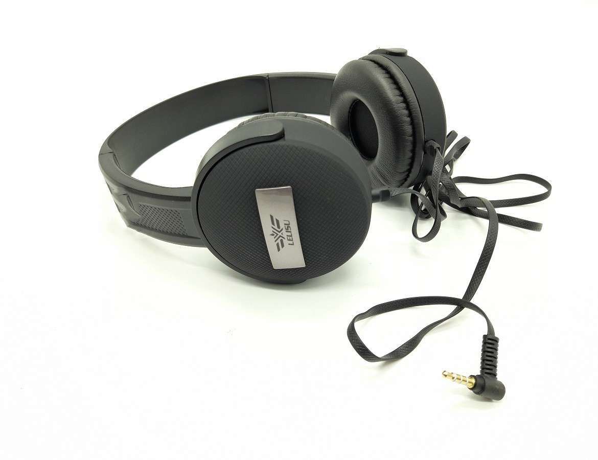 LELISU LS-813 Wired Headphone with a microphone